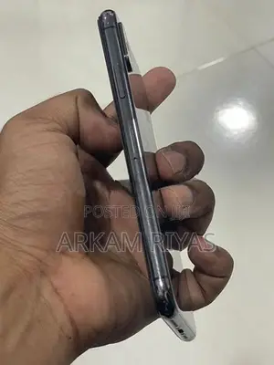 Apple iPhone XS (Used)