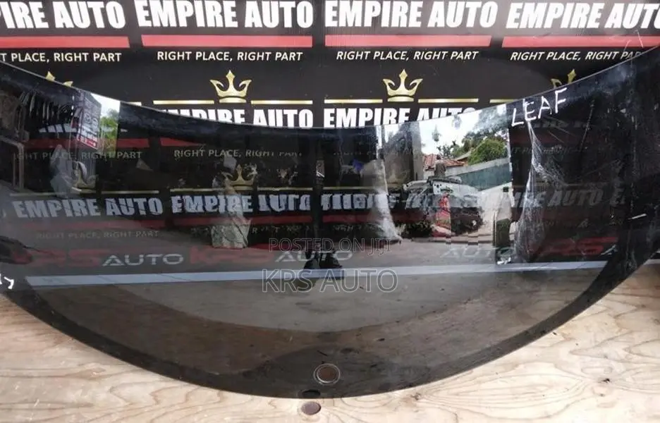 Nissan Leaf Dicky Door Glass