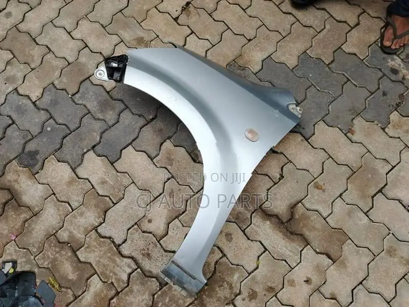 Toyota Passo KGC10 Fender