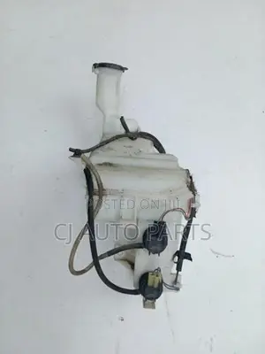 Toyota Passo KGC10 Wiper Washer Tank