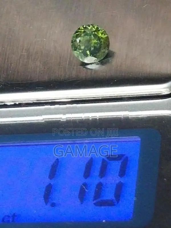පච්ච තෝර මැණිකක් (Green Tourmaline Healing Gem Stone)