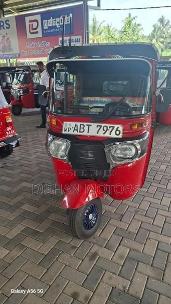 Bajaj RE 4 Stroke 2019