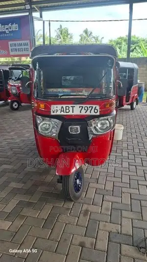 Bajaj RE 4 Stroke 2019