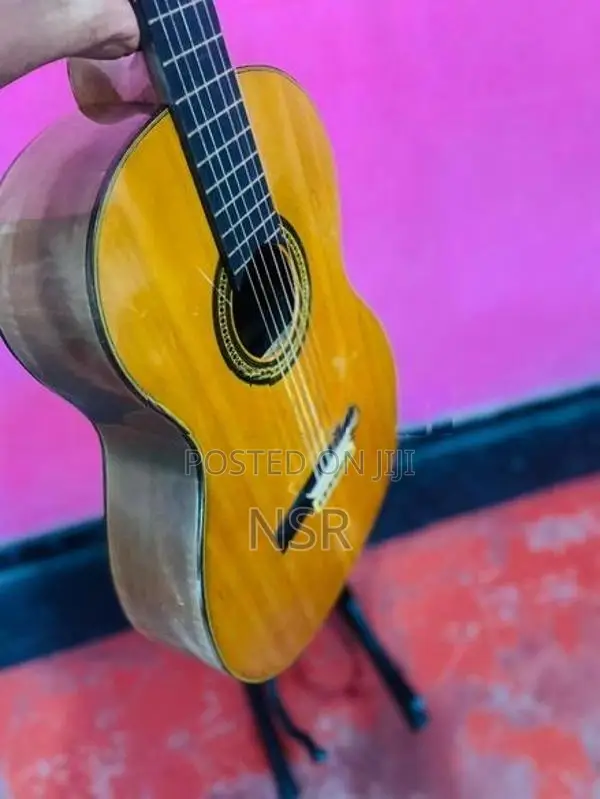 Yamaha C200 Japanese Box Guitar
