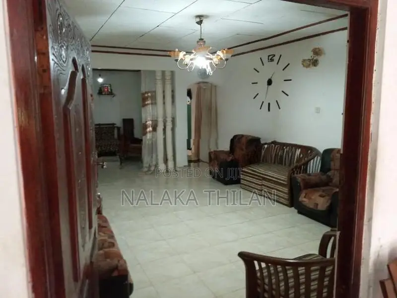 House with Tea Land Kalupahana