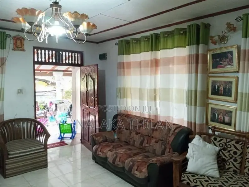 House with Tea Land Kalupahana