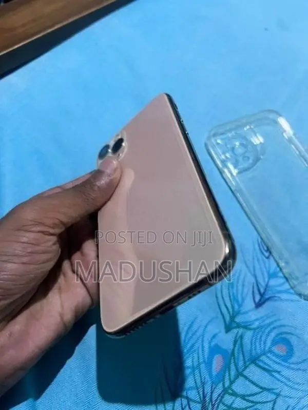 Apple iPhone 11 Pro 64GB (Used)