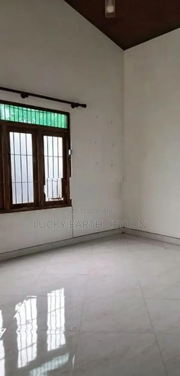 Sale, Nugegoda Land (Lake Front) with New House Free (MGS2044)