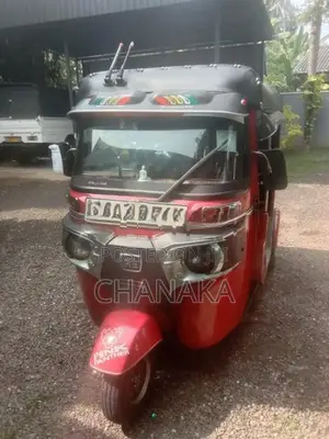 Bajaj RE 2015