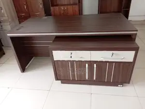 Executive Table Piyestara