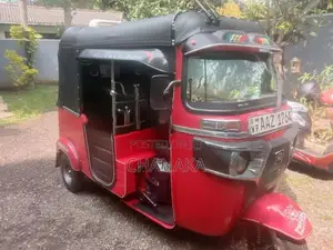 Bajaj RE 2015