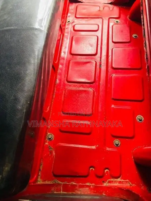Bajaj RE 2010