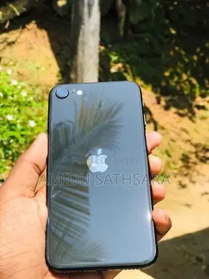 Apple iPhone SE 2 (Used)