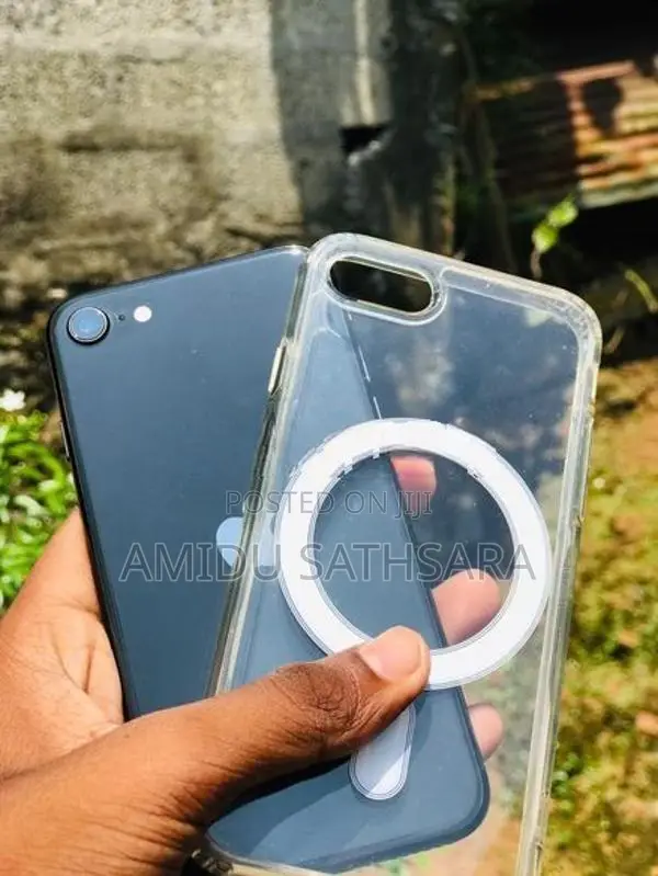 Apple iPhone SE 2 (Used)