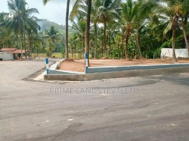 දෙල්ගොඩ වෙල්‍යායකට මායිම්ව ඉඩමක් විකිණීමට