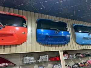 Toyota Aqua Diki Door Complete