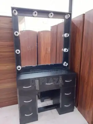 Hollywood Dressing Table