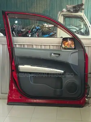 Nissan X Trail NT31 Front Door Panel