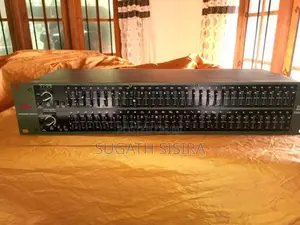 Dual 31-Band Graphic Equalizer