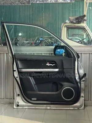 Suzuki Grand Vitara 2007 - 2012 Front Door Panel