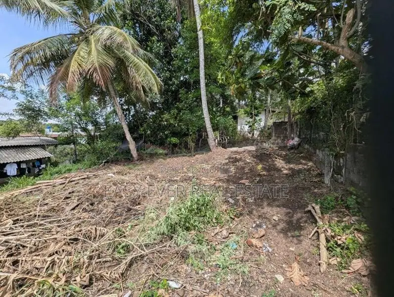 Land for sale in kadawatha