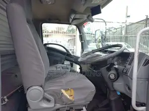 Isuzu Forward MANUAL -30 2018