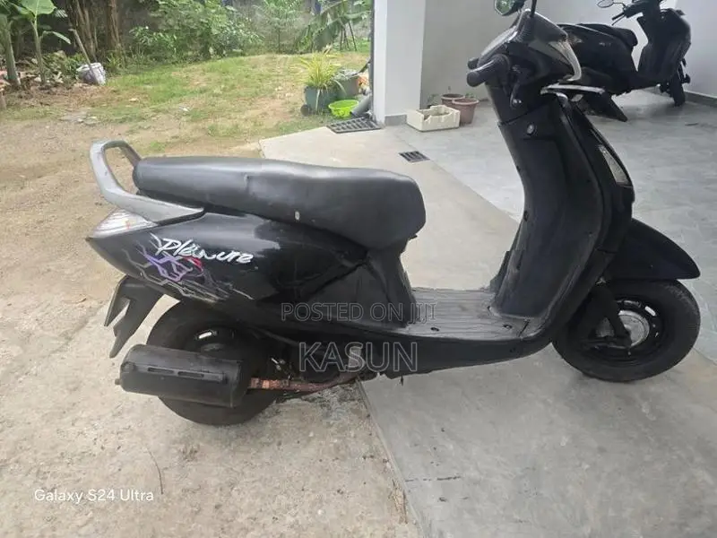 Hero Pleasure Honda 2012