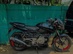 Bajaj Pulsar 180 2013