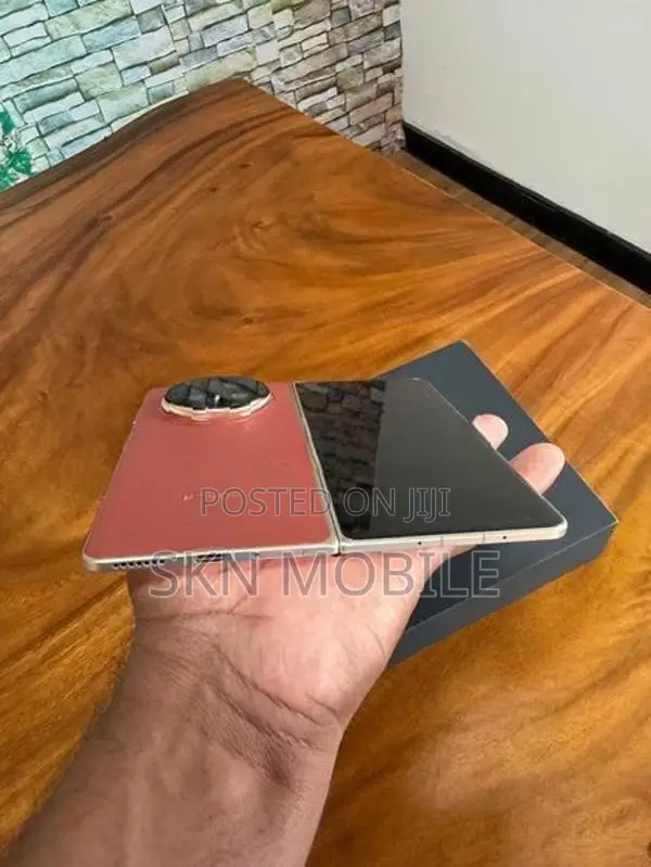 Honor magic V5 16GB 512GB (Used)
