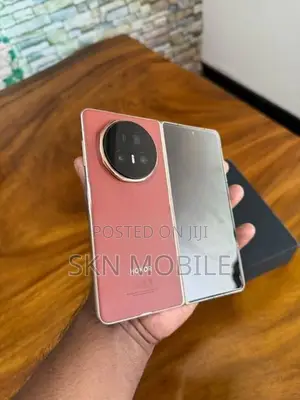 Honor magic V5 16GB 512GB (Used)