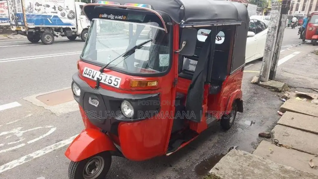 Bajaj RE 2025
