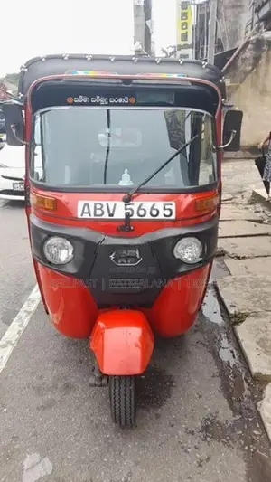 Bajaj RE 2025