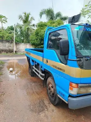 Isuzu lorri 10 /12 1970
