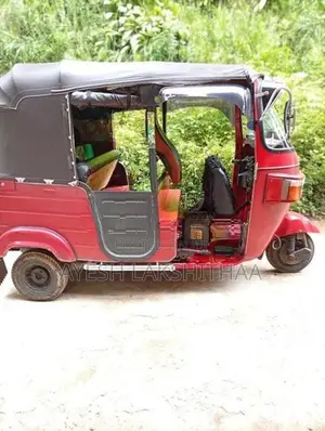 Bajaj RE 2013