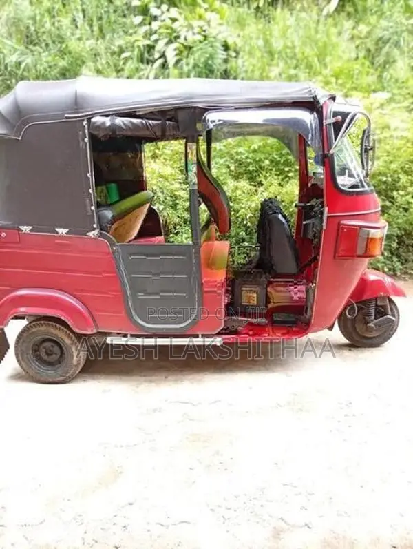 Bajaj RE 2013