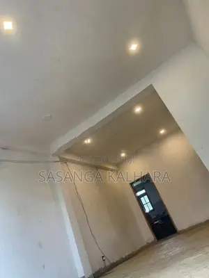 පර්චස් 15 නිවසක් සහිත ඉඩමක් විකිනිමට ඇත දියතලාව නගරයට ආසන්නව