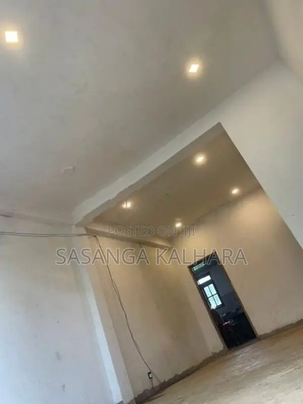පර්චස් 15 නිවසක් සහිත ඉඩමක් විකිනිමට ඇත දියතලාව නගරයට ආසන්නව