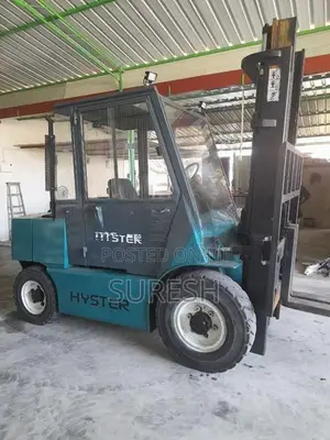 Acura Hyster Forklift