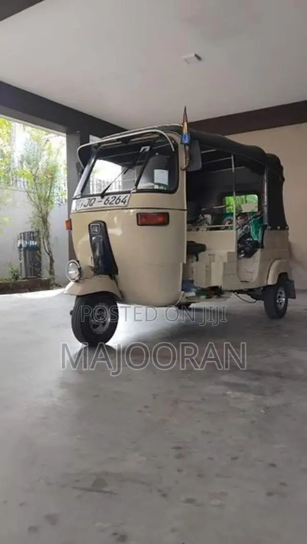 Bajaj RE 2005