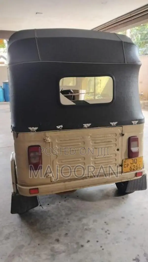 Bajaj RE 2005