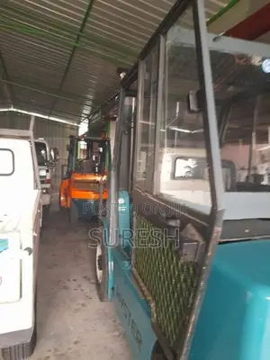 Acura Hyster Forklift