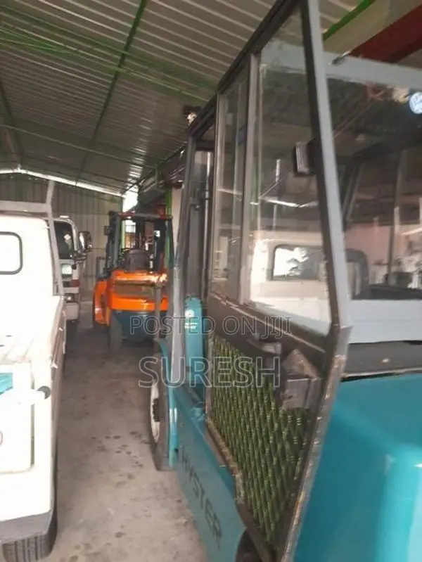 Acura Hyster Forklift