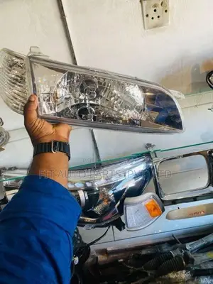 AE110 Sprinter Head Lamps Set