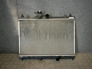 Nissan Tiida Radiator
