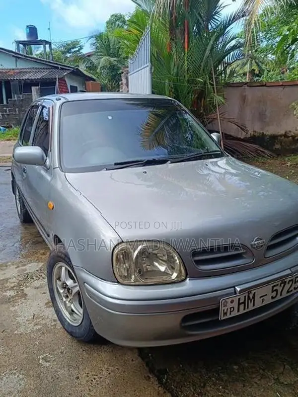 Nissan March 2000