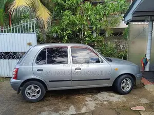 Nissan March 2000