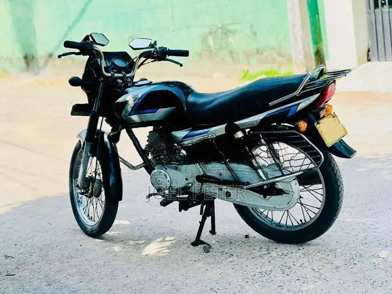 Bajaj CT100 2010