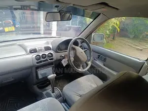 Nissan March 2000