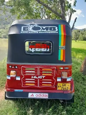Bajaj RE 2002