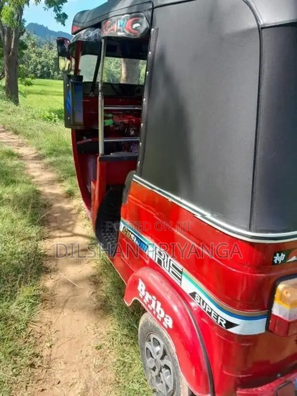 Bajaj RE 2002